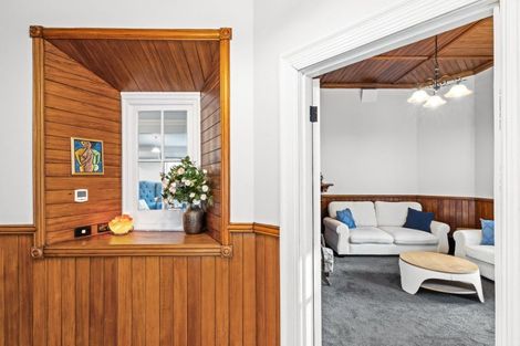 Photo of property in 32 Milton Road, Bluff Hill, Napier, 4110