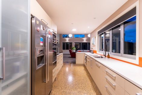 Photo of property in 14 Highgrove, Saint Clair, Dunedin, 9012