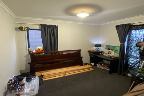 Photo of property in 57 Becker Drive, Weymouth, Auckland, 2103