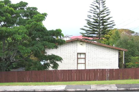Photo of property in 3/3 Tirimoana Road, Te Atatu South, Auckland, 0602
