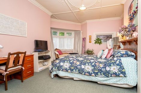 Photo of property in 360 Bay View Road, Saint Clair, Dunedin, 9012