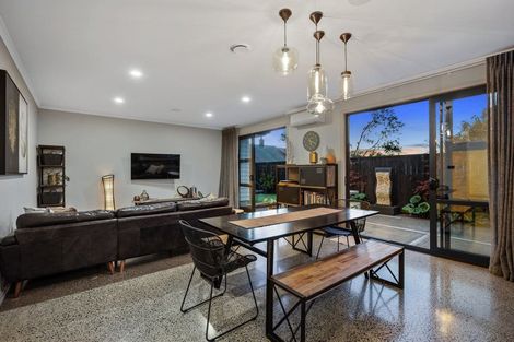 Photo of property in 104c Lake Road, Belmont, Auckland, 0622