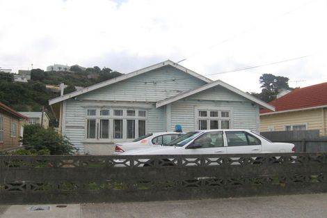Photo of property in 69 Tauhinu Road, Miramar, Wellington, 6022