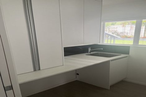 Photo of property in 16 Thorburn Avenue, Red Beach, 0932