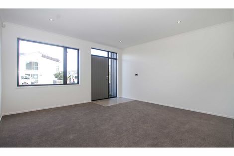 Photo of property in 35 Wallace Road, Ranui, Auckland, 0612