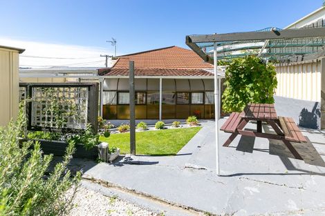 Photo of property in 64 Duncan Terrace, Kilbirnie, Wellington, 6022