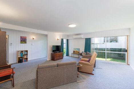 Photo of property in 78 Stewart Drive, Newlands, Wellington, 6037