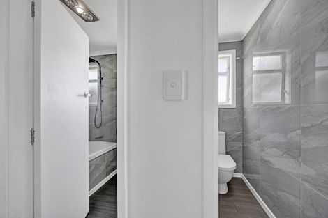 Photo of property in 37 Kamahi Avenue, Hawera, 4610