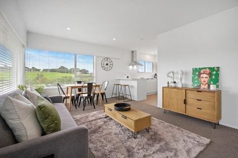 Photo of property in 1/15 Imogene Way, Half Moon Bay, Auckland, 2012