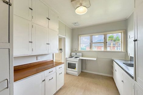 Photo of property in 2 White Street, Whanganui East, Whanganui, 4500