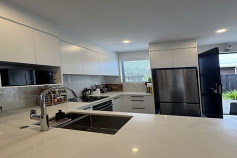 Photo of property in 4/11 Jaemont Avenue, Te Atatu South, Auckland, 0610