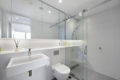 Photo of property in Clyde Quay Wharf, 2a/3 Clyde Quay Wharf, Te Aro, Wellington, 6011