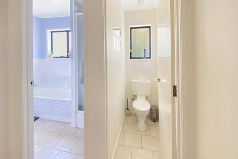 Photo of property in 9 Jessika Place, Conifer Grove, Takanini, 2112