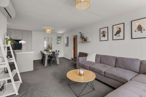 Photo of property in 25 Woodleigh Street, Frankleigh Park, New Plymouth, 4310