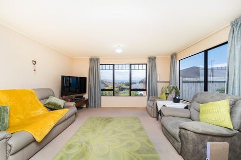 Photo of property in 14 Jordan Way, Kelvin Grove, Palmerston North, 4414