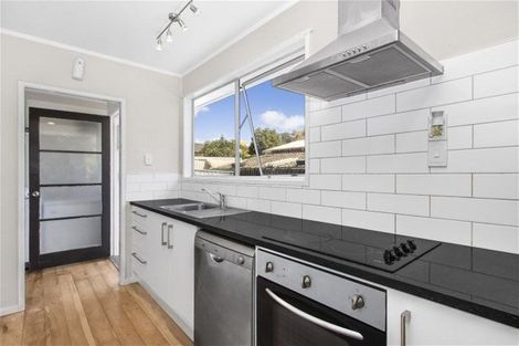 Photo of property in 14 Astor Place, Manurewa, Auckland, 2102