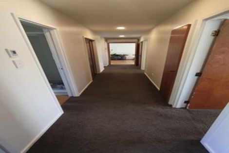 Photo of property in 8 Warner Place, Heathcote Valley, Christchurch, 8022