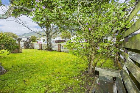Photo of property in 23 Omaha Grove, Totara Park, Upper Hutt, 5018