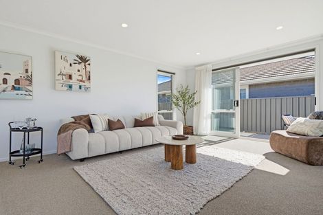 Photo of property in 18 Watene Way, Welcome Bay, Tauranga, 3112
