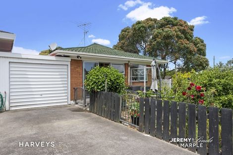 Photo of property in 28 Faith Bullock Place, New Lynn, Auckland, 0600