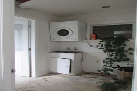 Photo of property in 70 Oxford Street, Lyttelton, 8082