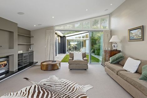 Photo of property in 27 Main Road, Redcliffs, Christchurch, 8081