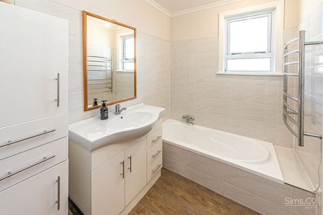 Photo of property in 34 Selwyn Crescent, College Estate, Whanganui, 4500