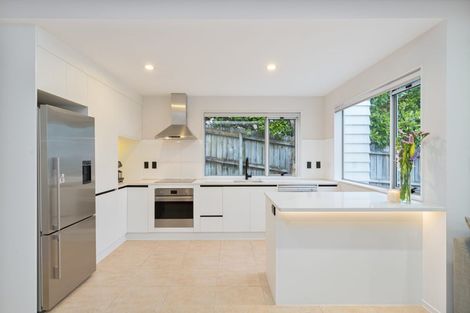 Photo of property in 9 Cityview Place, Massey, Auckland, 0614