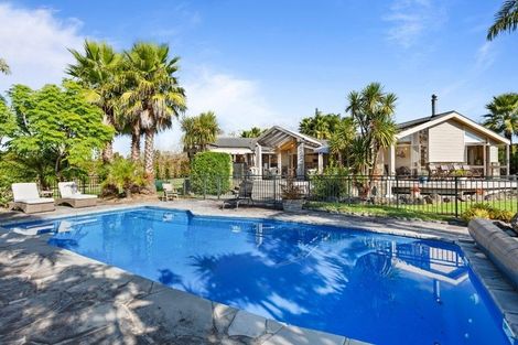 Photo of property in 136 Oraha Road, Kumeu, 0892