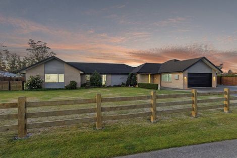 Photo of property in 11 Brampton Drive, West Melton, 7618