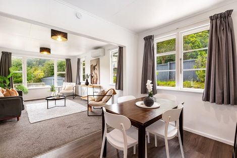 Photo of property in 16 Rintoul Grove, Stokes Valley, Lower Hutt, 5019