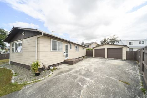 Photo of property in 33 Suzanne Grove, Kelvin Grove, Palmerston North, 4414