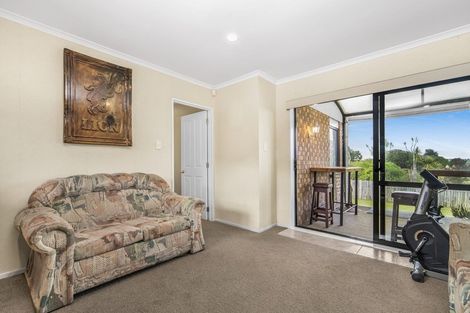 Photo of property in 18 Reremanu Place, Weymouth, Auckland, 2103