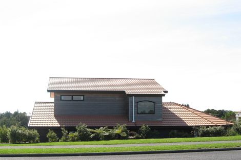 Photo of property in 140 Heta Road, Highlands Park, New Plymouth, 4312