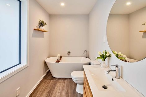 Photo of property in 15 Tirowhanga Road, Paremata, Porirua, 5024