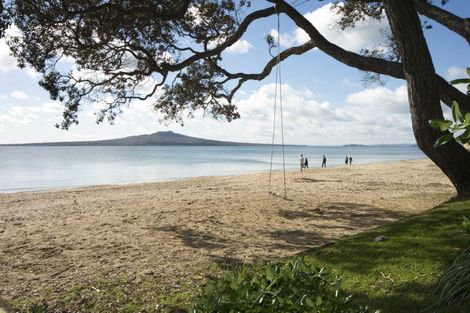 Photo of property in 1/11a Hauraki Road, Hauraki, Auckland, 0622