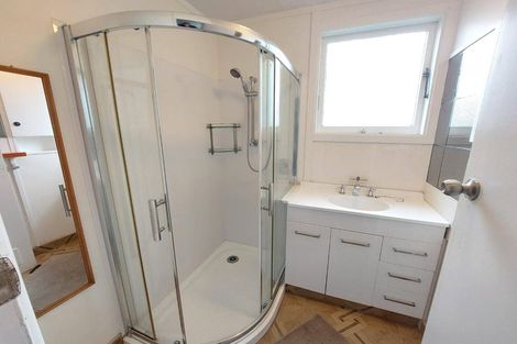 Photo of property in 9b Ware Place, Pakuranga Heights, Auckland, 2010