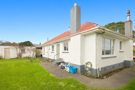 Photo of property in 28 Seymour Street, Waitara, 4320