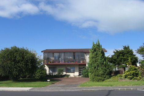 Photo of property in 2/152a Mokoia Road, Chatswood, Auckland, 0626