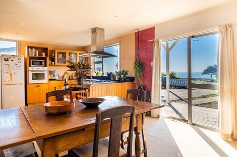 Photo of property in 134 Beach Road, Haumoana, 4102