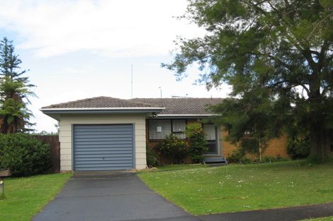 Photo of property in 39 Balgowan Terrace, Conifer Grove, Takanini, 2112