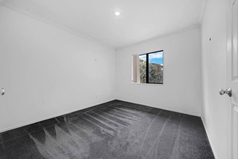 Photo of property in 69a Awaroa Road, Sunnyvale, Auckland, 0612