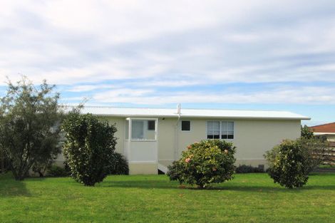 Photo of property in 12 Carmen Terrace, Snells Beach, 0920