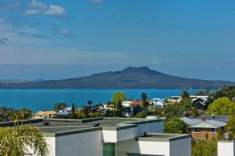 Photo of property in 5a Aberdeen Road, Castor Bay, Auckland, 0620