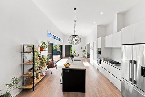 Photo of property in 17 Lawry Street, Blagdon, New Plymouth, 4310