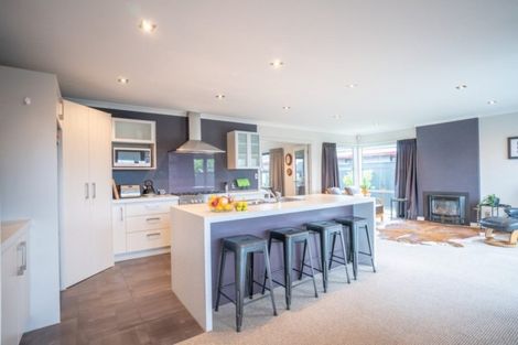 Photo of property in 81 Pacific Drive, Fitzherbert, Palmerston North, 4410