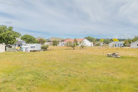 Photo of property in 6 Walter Street, Takapau, 4203