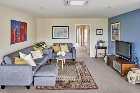 Photo of property in 4 Sunflower Close, Camborne, Porirua, 5026