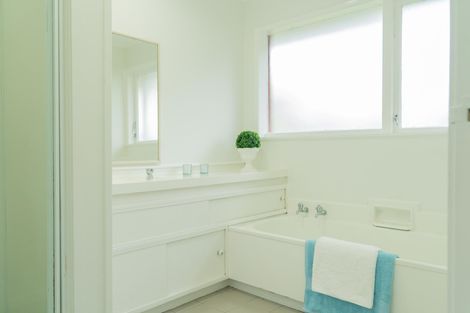 Photo of property in 41 Lawrence Crescent, Hillpark, Auckland, 2102