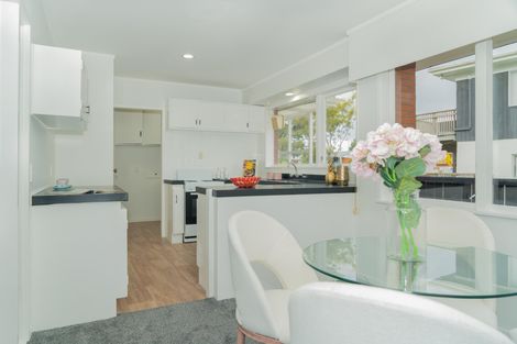 Photo of property in 41 Lawrence Crescent, Hillpark, Auckland, 2102